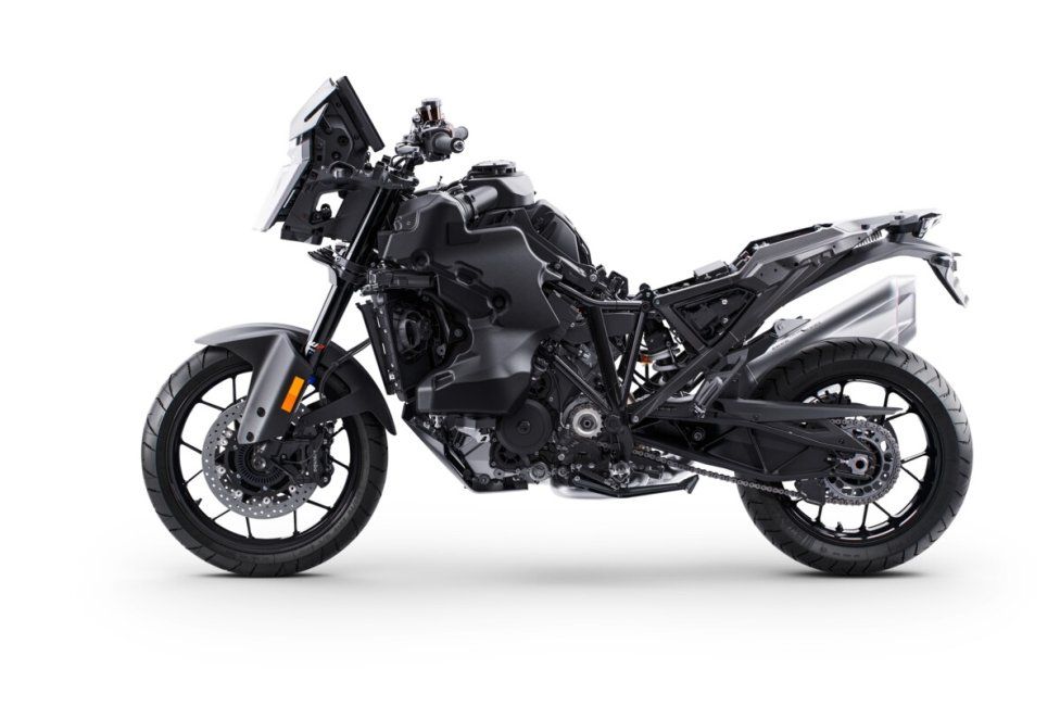 Moto - News: KTM 1390 SUPER ADVENTURE 2026: tre versioni per ogni tipo di utilizzo!