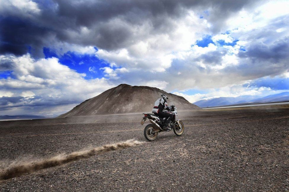 Motorcycle - News: Honda CRF1000L Africa Twin: "how do I reach you 5,965 meters"
