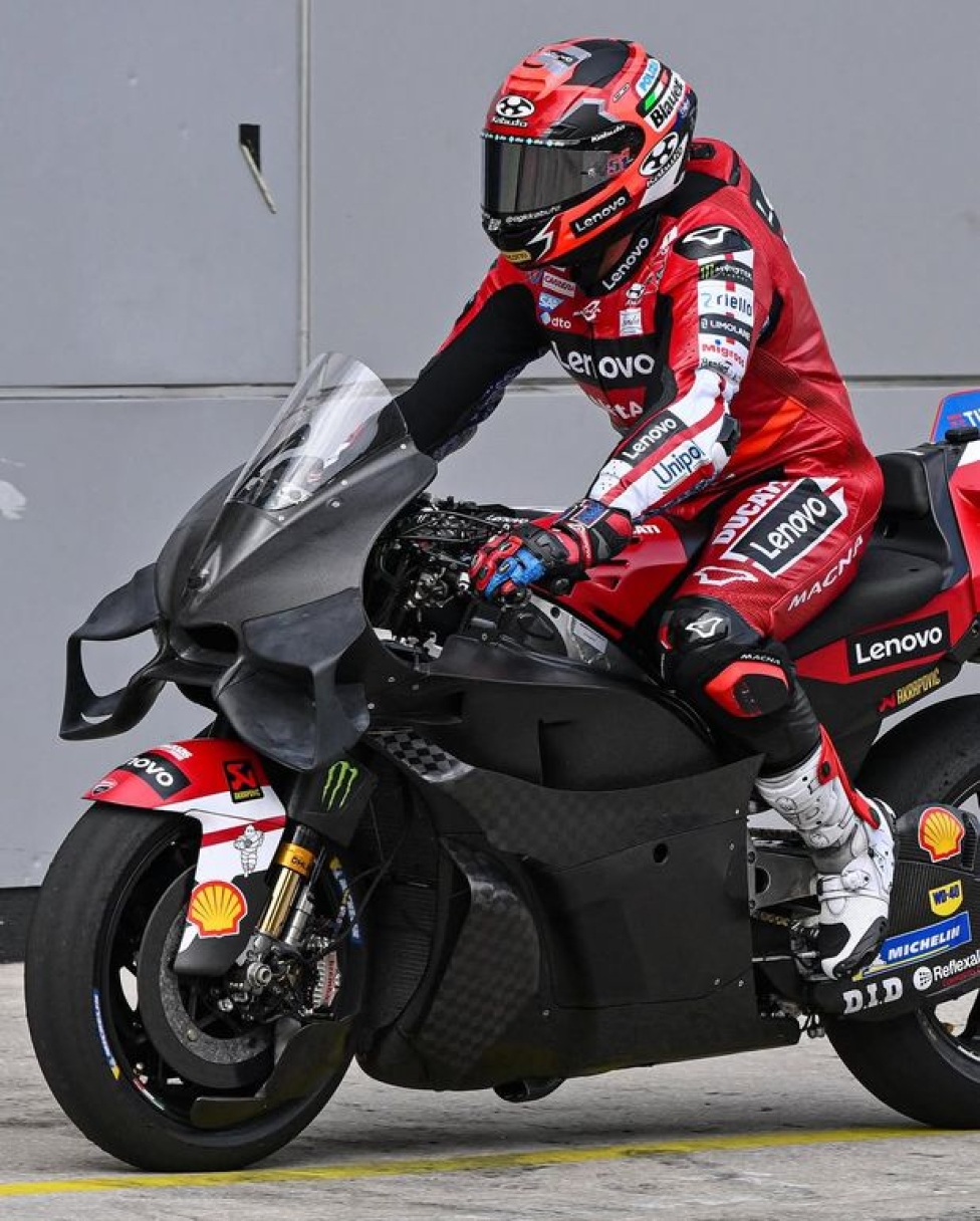 MotoGP: FOTO - Pirro porta al debutto la nuova carena Ducati nello Shakedown di Sepang