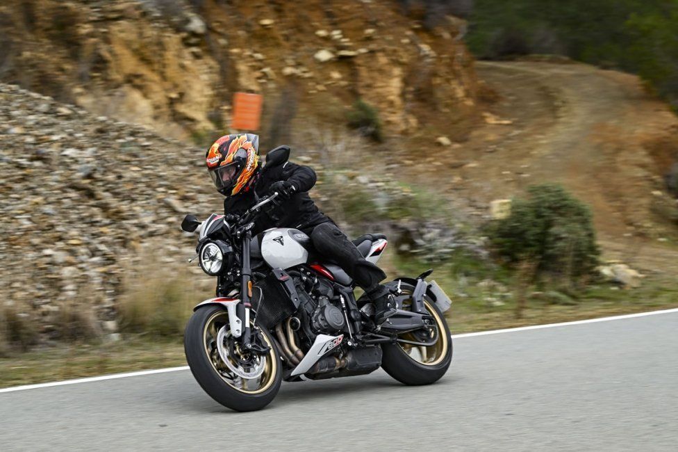 Moto - Test: PROVA Triumph Trident 800