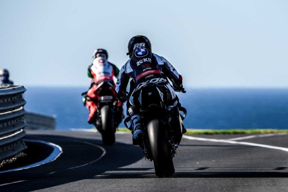 WSBK: Bulega-Lowes-Baldassari-Montella: è martedì rosso a Phillip Island!