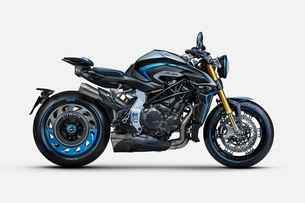 Moto - News: MV Agusta Rush Titanio: l'Hypernaked più estrema mai realizzata a Schiranna