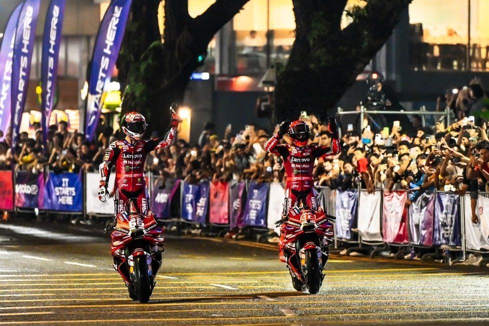 MotoGP: La MotoGP invade Kuala Lumpur: show in strada e 20.00 fan sotto le Torri Petronas