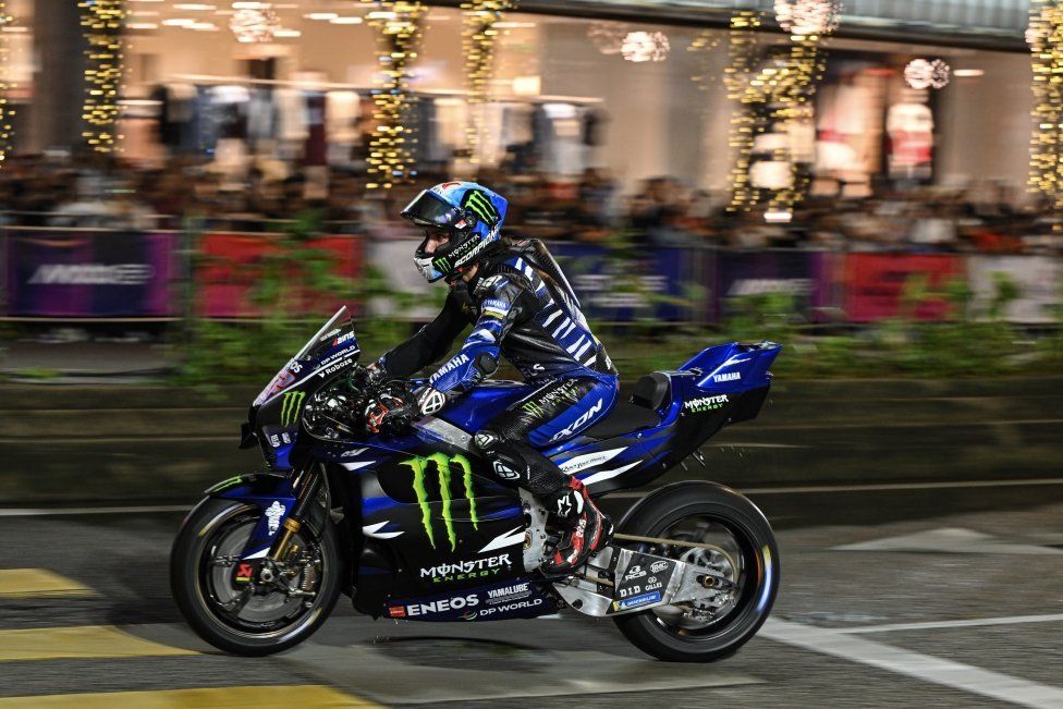MotoGP: MotoGP invades Kuala Lumpur: street show and 20,000 fans under the Petronas Towers