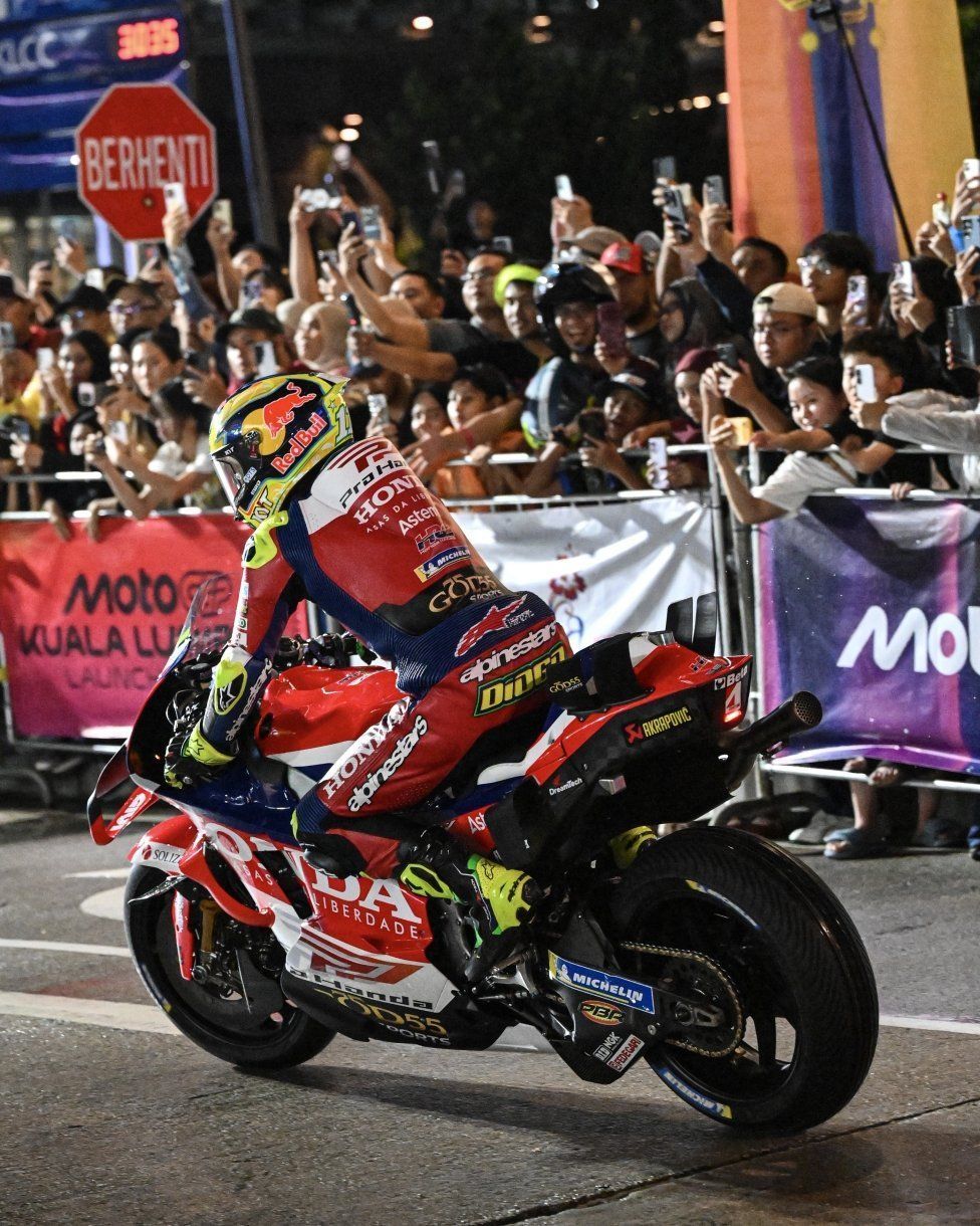 MotoGP: La MotoGP invade Kuala Lumpur: show in strada e 20.00 fan sotto le Torri Petronas