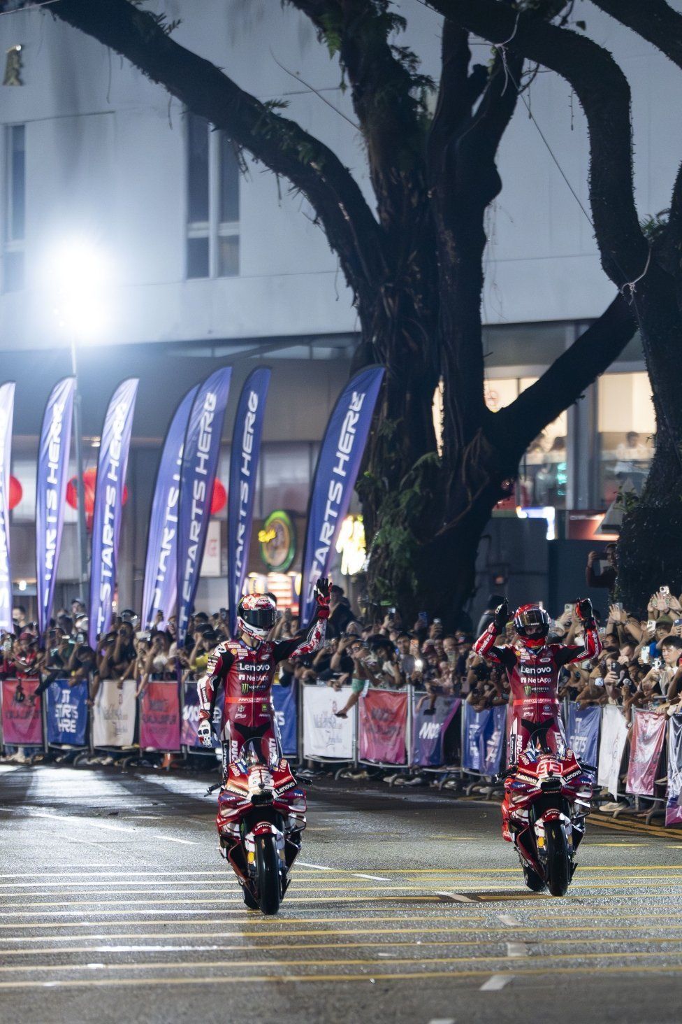 MotoGP: La MotoGP invade Kuala Lumpur: show in strada e 20.00 fan sotto le Torri Petronas