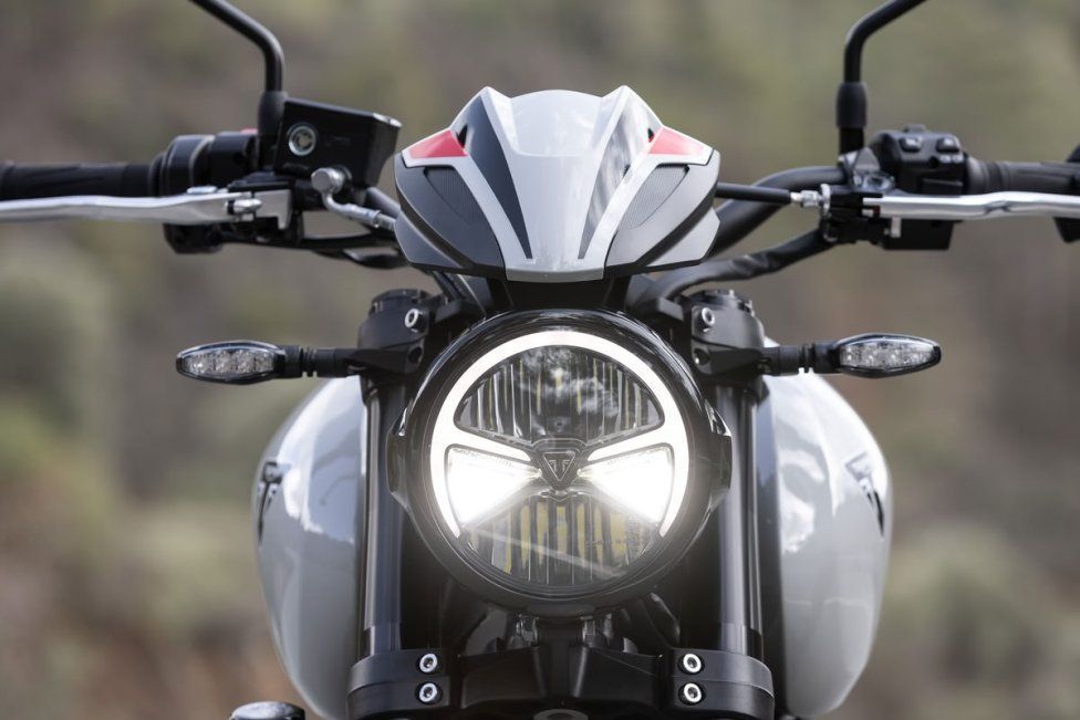 Moto - Test: PROVA Triumph Trident 800