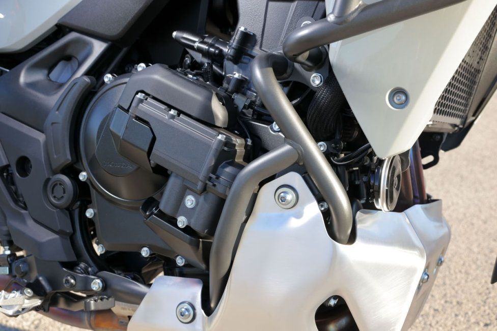 Moto - Test: Honda E-Clutch, la prova completa su CB750 Hornet e XL750 Transalp 2026