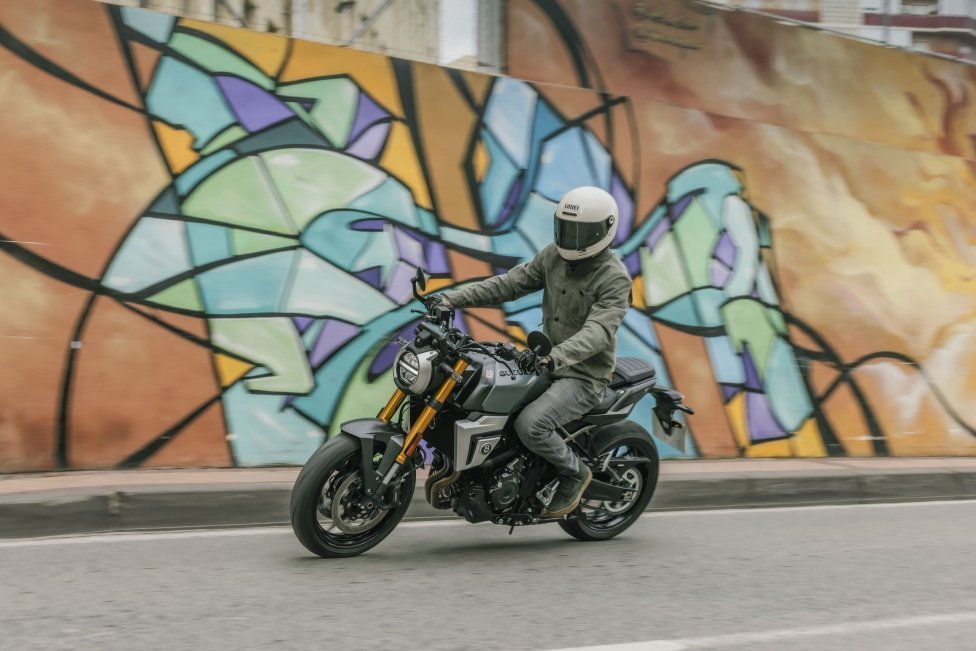 Suzuki GSX-8T dan GSX-8TT meraih Penghargaan Desain Red Dot
