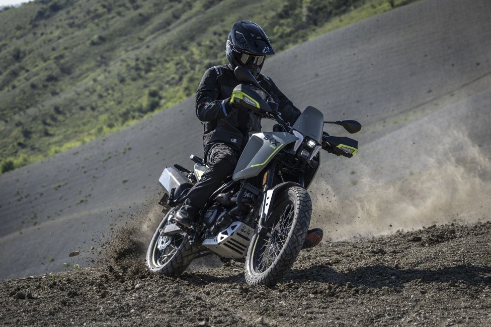 Benelli BKX 300 dan BKX 300 S: semakin berkembang