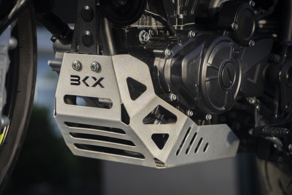 Benelli BKX 300 dan BKX 300 S: semakin berkembang