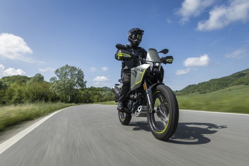 Benelli BKX 300 dan BKX 300 S: semakin berkembang