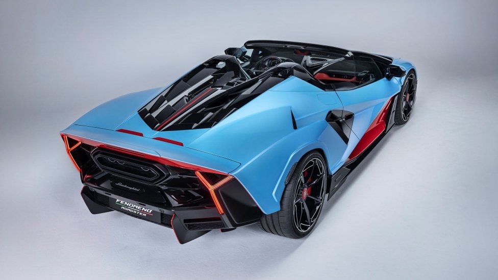 Fenomeno Roadster: la open-top più potente mai creata da Lamborghini
