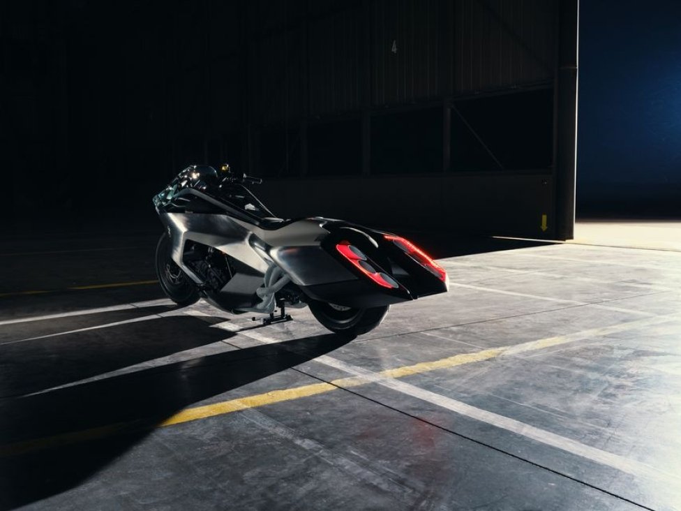 BMW Motorrad: “BMW Motorrad Vision K18” al Concorso d’Eleganza Villa d’Este