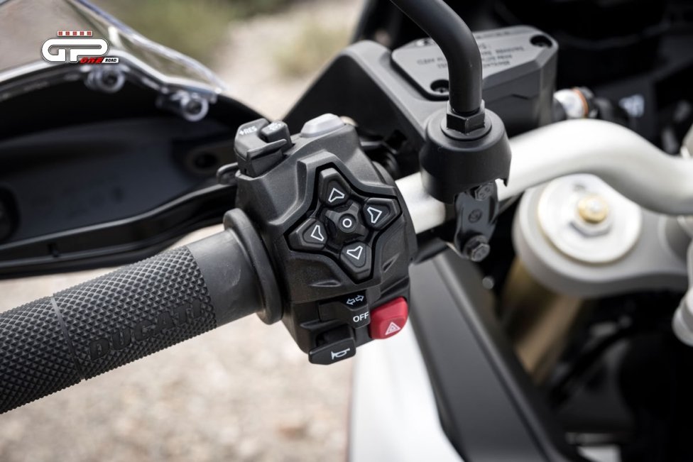 PROVA Ducati DesertX, il V2 è cazzuto anche in fuoristrada!