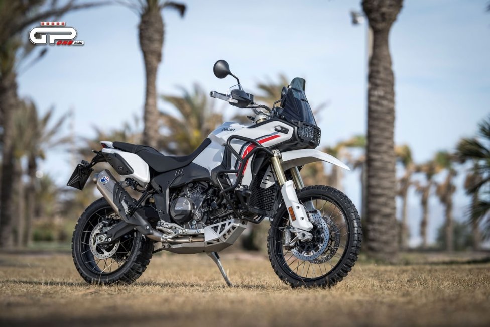 PROVA Ducati DesertX, il V2 è cazzuto anche in fuoristrada!