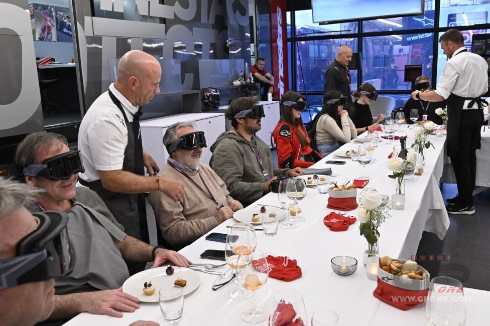 Master of Hospitality: cena al buio in Alpinestars con Jorge Martin alla guida