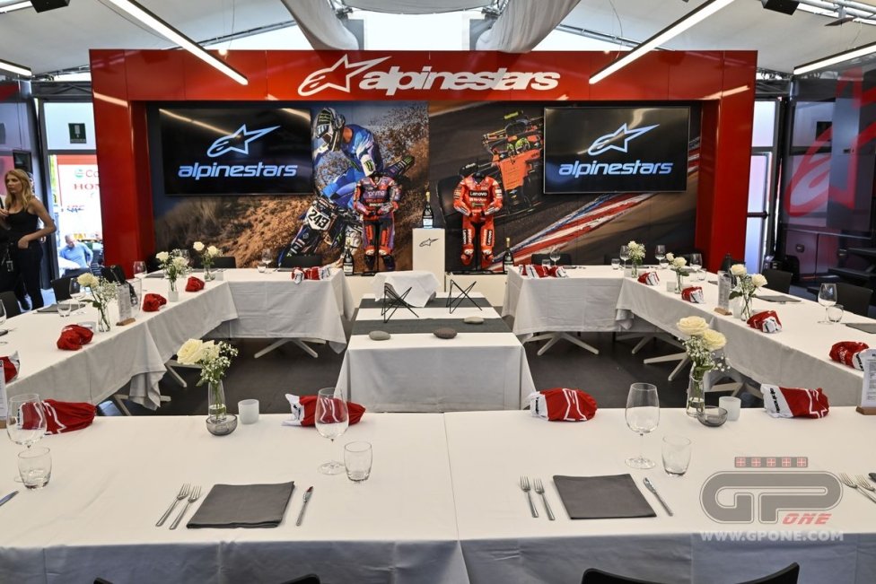 Master of Hospitality: cena al buio in Alpinestars con Jorge Martin alla guida