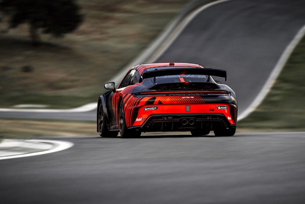 Porsche 911 GT4 R: la supercar destinata alle competizioni motoristiche internazionali