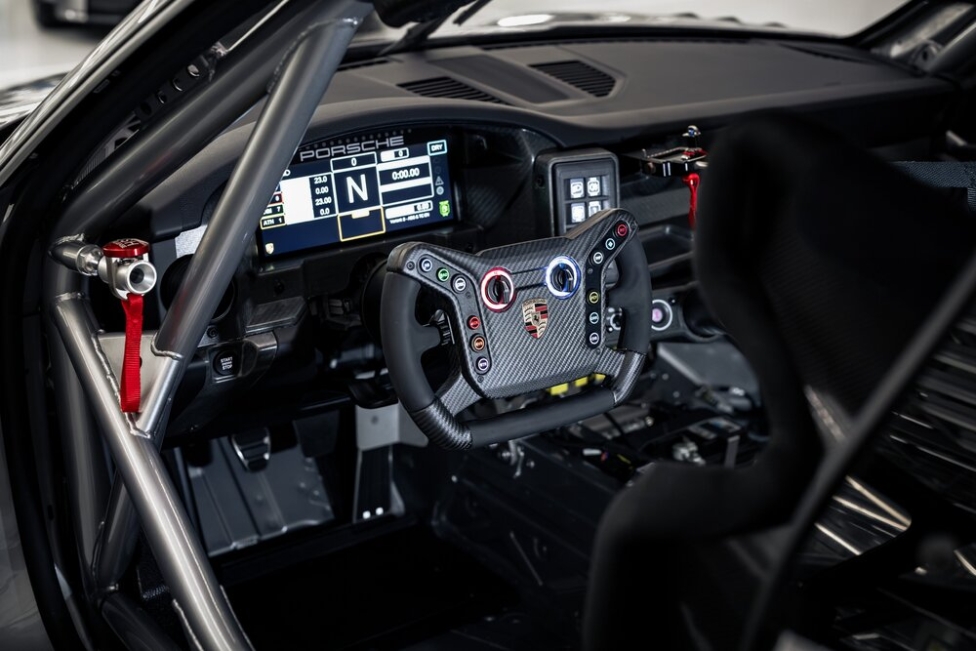 Porsche 911 GT4 R: la supercar destinata alle competizioni motoristiche internazionali