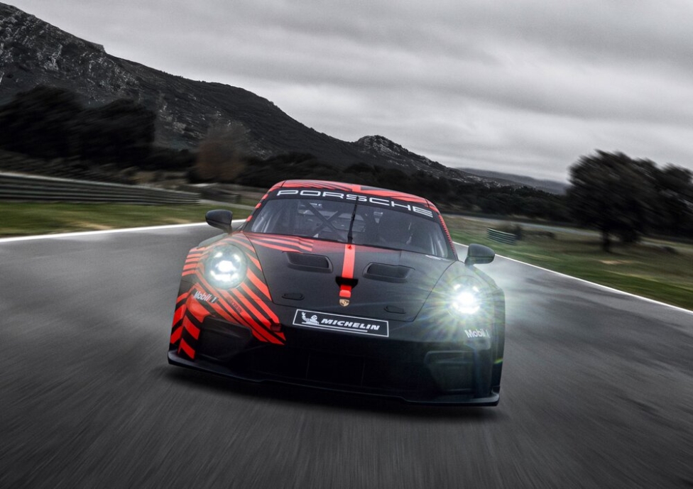 Porsche 911 GT4 R: la supercar destinata alle competizioni motoristiche internazionali