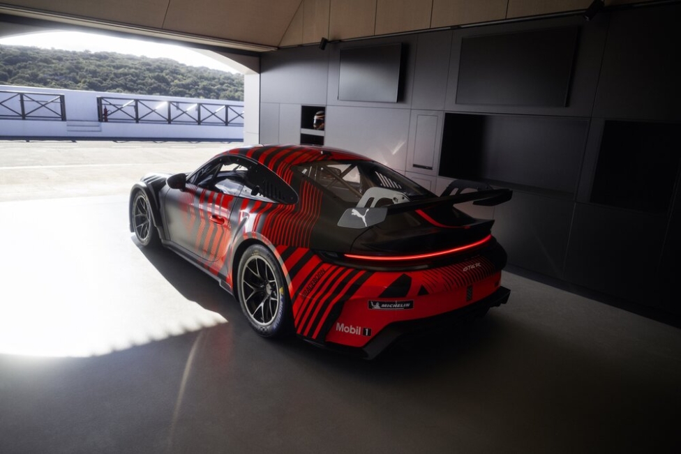 Porsche 911 GT4 R: la supercar destinata alle competizioni motoristiche internazionali