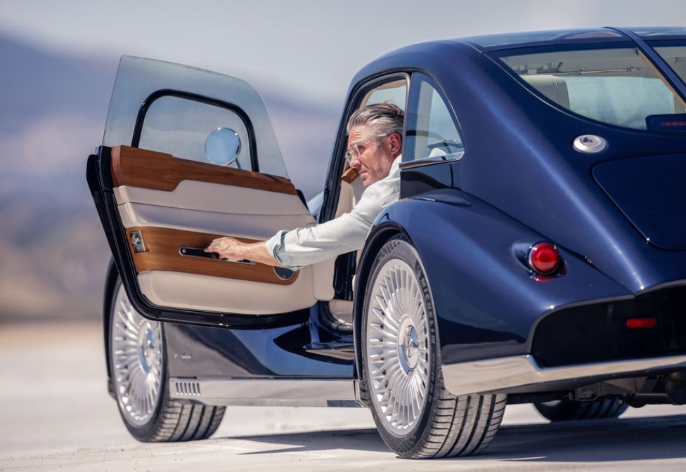Morgan svela l’esclusiva Midsummer Coupé