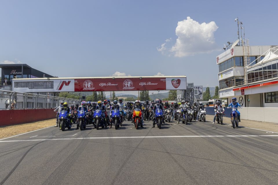 Yamaha "Spirit of Challenge":  kesuksesan yang didukung oleh 5.000 penggemar