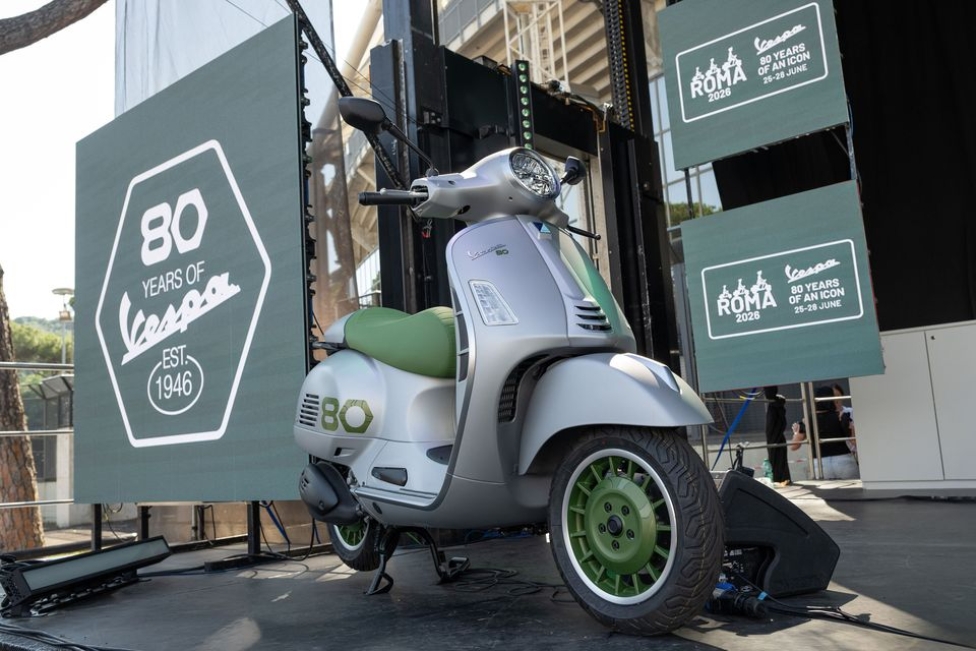 Vespa “Edisi Ke-80”: edisi koleksi, hanya diproduksi sebanyak 1.946 unit