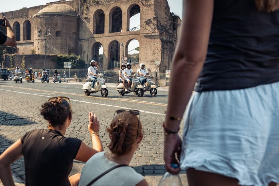 Vespa in Rome: The Most Well-Attended Rally in History!