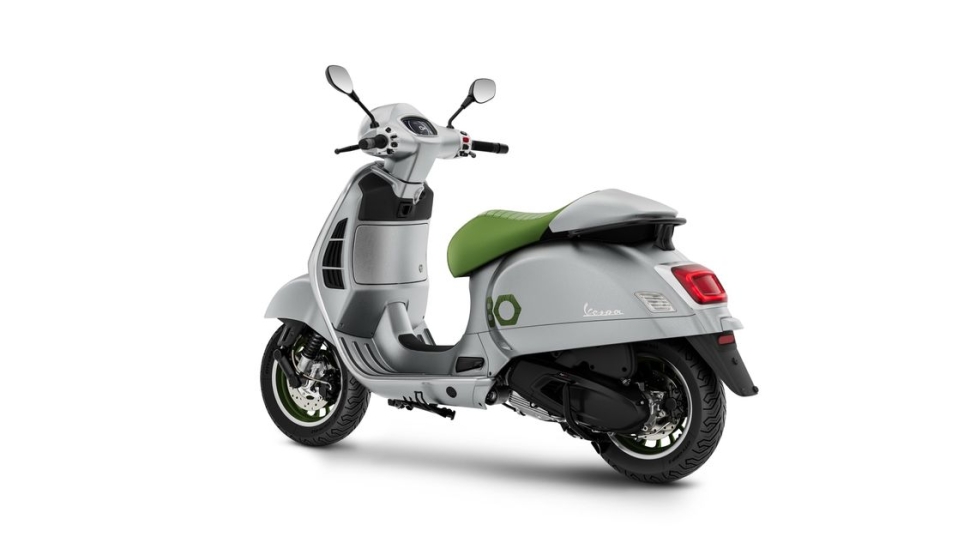 Vespa “Edisi Ke-80”: edisi koleksi, hanya diproduksi sebanyak 1.946 unit