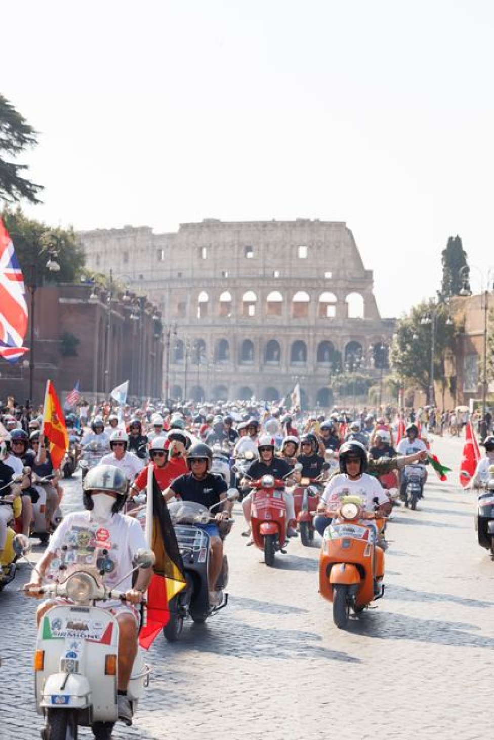 Vespa in Rome: The Most Well-Attended Rally in History!