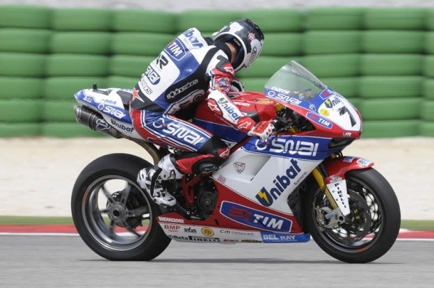 SBK: SBK: Checa attacca, Biaggi decimo
