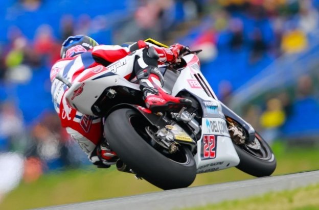 Silverstone: Lowes leader del venerdì