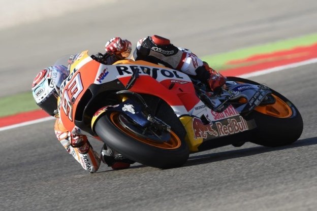 Marquez, fuga per il titolo. Lorenzo batte Rossi
