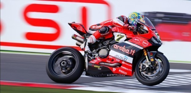 Davies inserisce la sesta a Magny-Cours