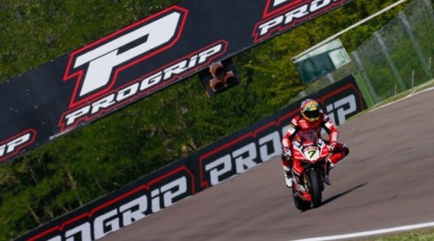 SBK: Davies e la Ducati suonano la carica in FP2, 2° Rea