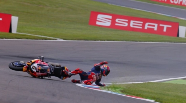 SBK: Furia Bradl: la caduta? Una vergogna, non c'era nemmeno una bandiera