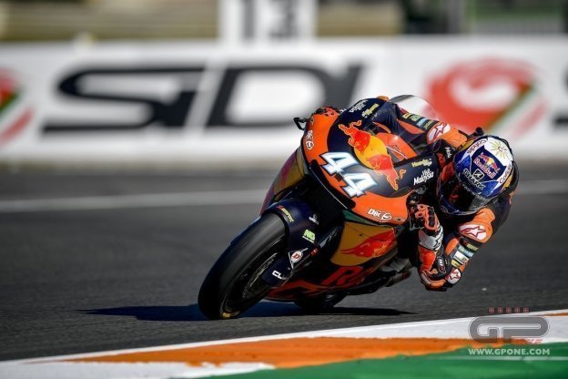 Moto2: Tris di Oliveira a Valencia, Morbidelli 2°