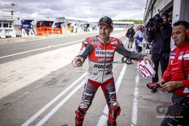 MotoGP: Lorenzo: "Petrucci? Mi dà sempre la colpa"
