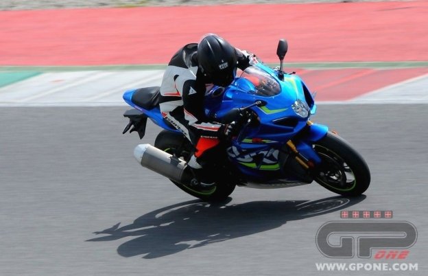 Moto - News: Richiamo per la Suzuki GSX-R1000: problemi alla trasmissione 