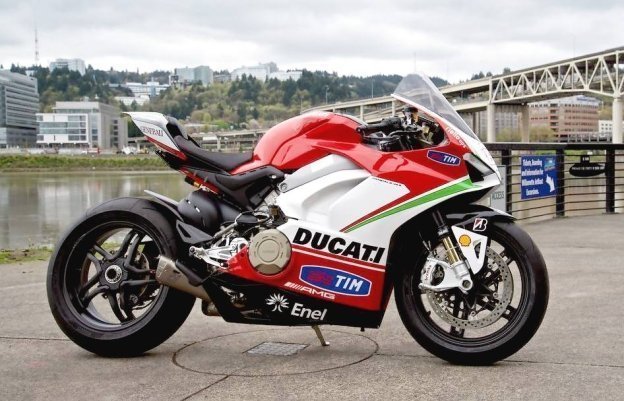 Moto - News: Una Panigale V4S all'asta per la Fondazione Nicky Hayden