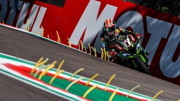 SBK: Rea torna Cannibale a Imola, Bautista a oltre mezzo secondo