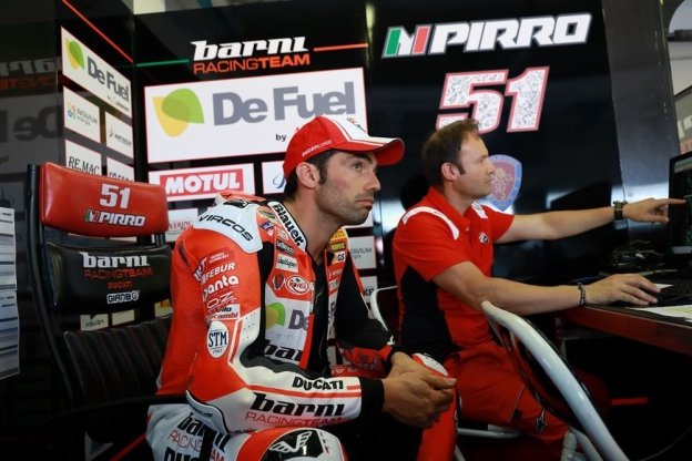 SBK: Pirro: “Con la Ducati V4 con le Showa non mi diverto, non so il perché"