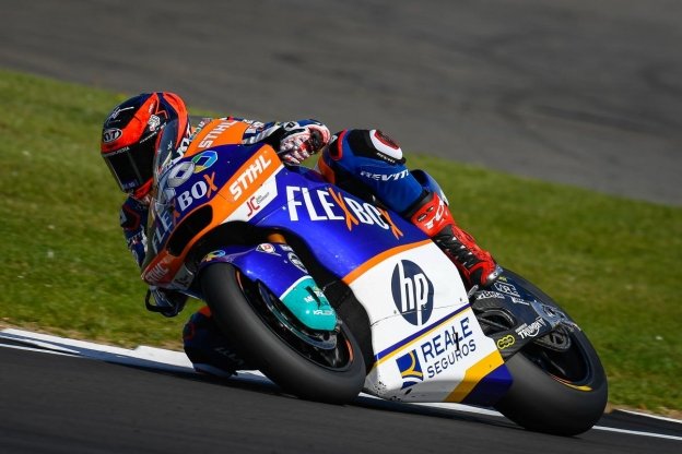 Moto2: Fernandez vince, Marquez sbaglia e riapre il mondiale