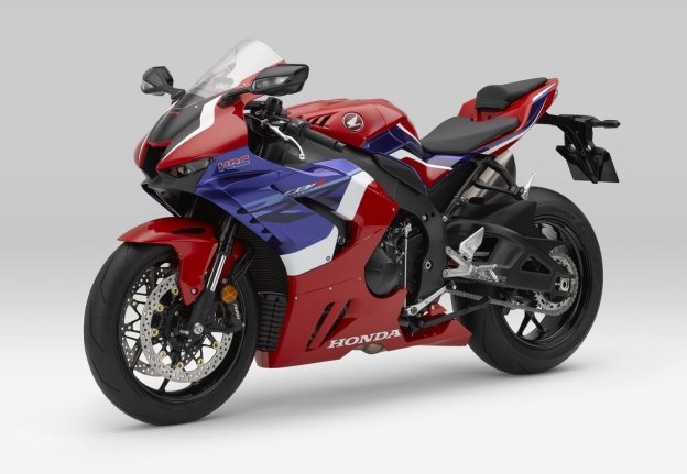 EICMA: La Honda CBR 1000 RR-R sulle ali del vento