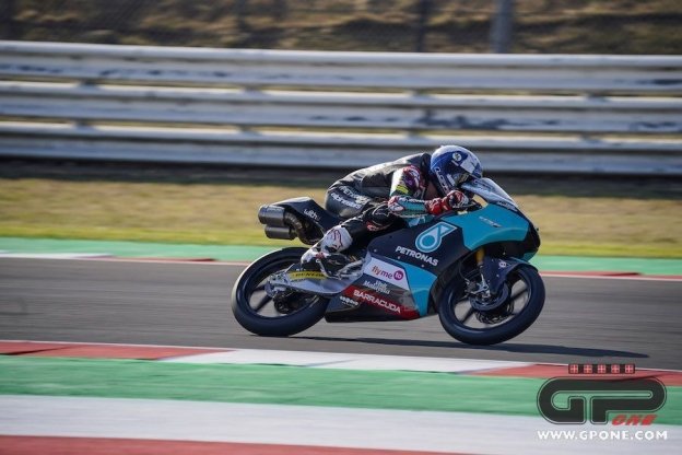 Moto3: Misano: McPhee vince e Arenas cade. Mondiale riaperto