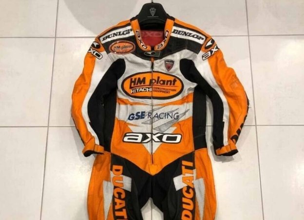 SBK: Toseland vende su eBay le sue tute del 2003 e 2008 per beneficenza