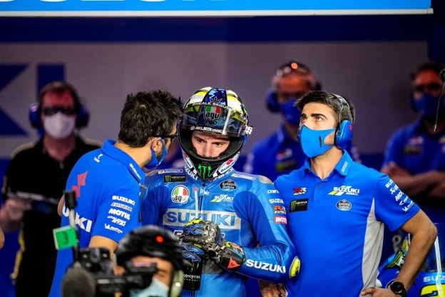 MotoGP: Il capotecnico di Joan Mir positivo al COVID, al suo posto O'Kane
