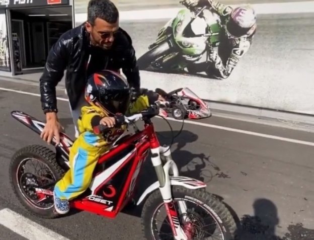 SBK: Il figlio di Kenan Sofuoglu già in moto a soli 2 anni!